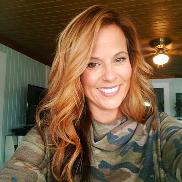 Meet your Posher, Alece - Picture 1 of 1